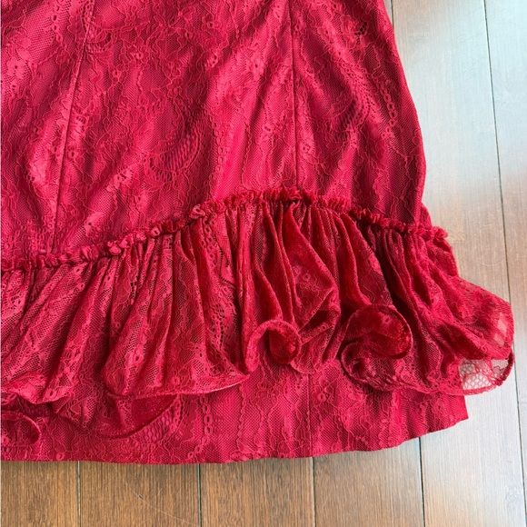 Pearl‎ Scarlet Ruffled Dress - Picture 3 of 12